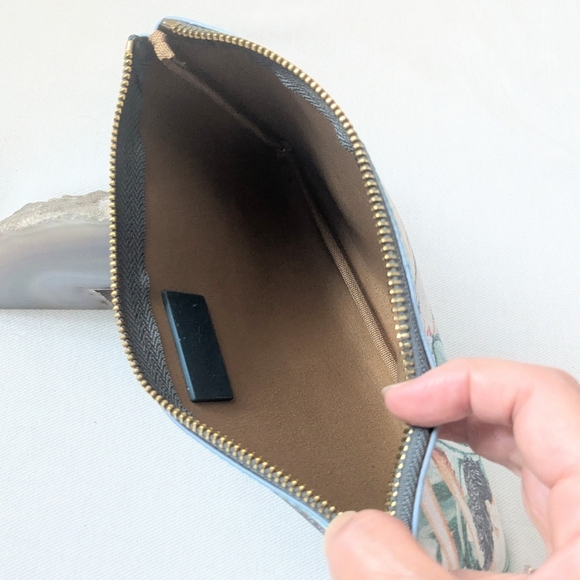 Bimba y Lola Clutch/Wristlet bag a distinctive print with stylized female figure - Picture 6 of 10